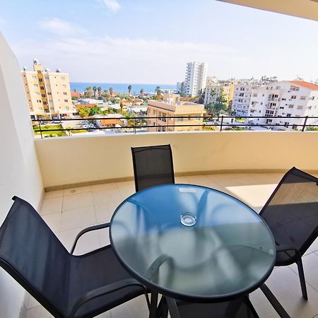 License To Chill Apartment Larnaca Luaran gambar
